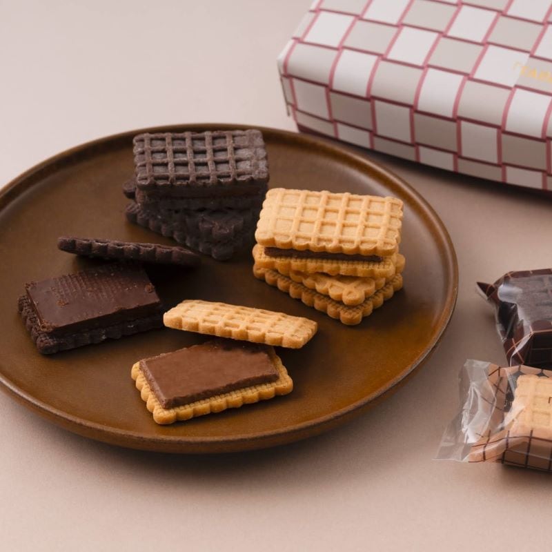 TABLESの代表商品 「TABLES」サブレサンド プラリネ&キャラメル【2種各6個入】