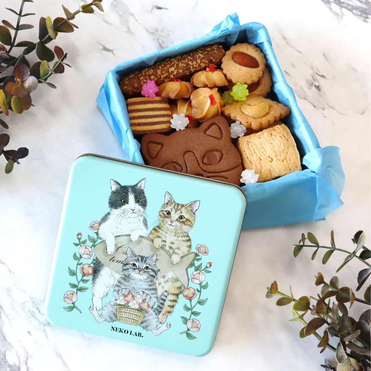 【NEW】幸せを呼ぶ青のクッキー缶