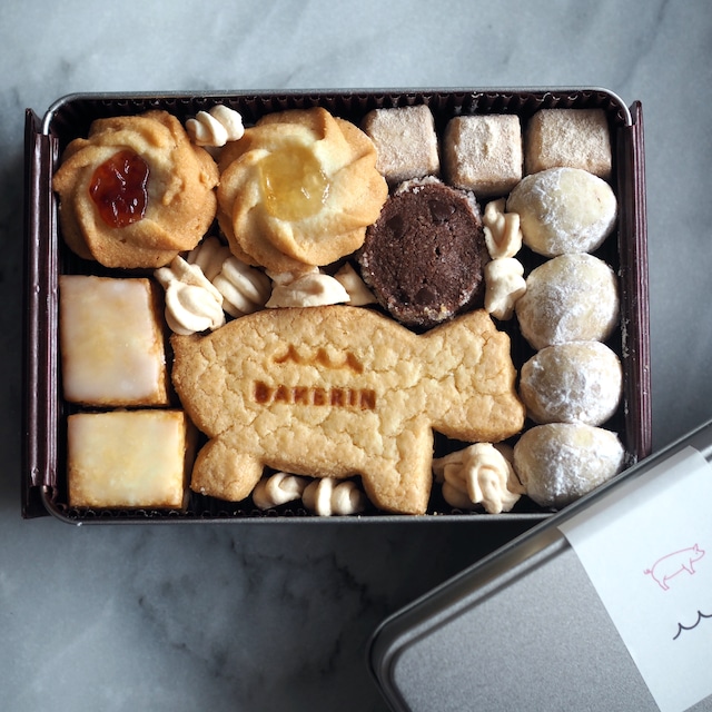 ぶたクッキー缶