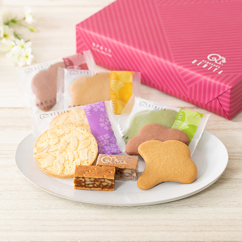 谷戸めぐり（クルミッ子8個 あじさい5枚 鎌倉だより12枚）