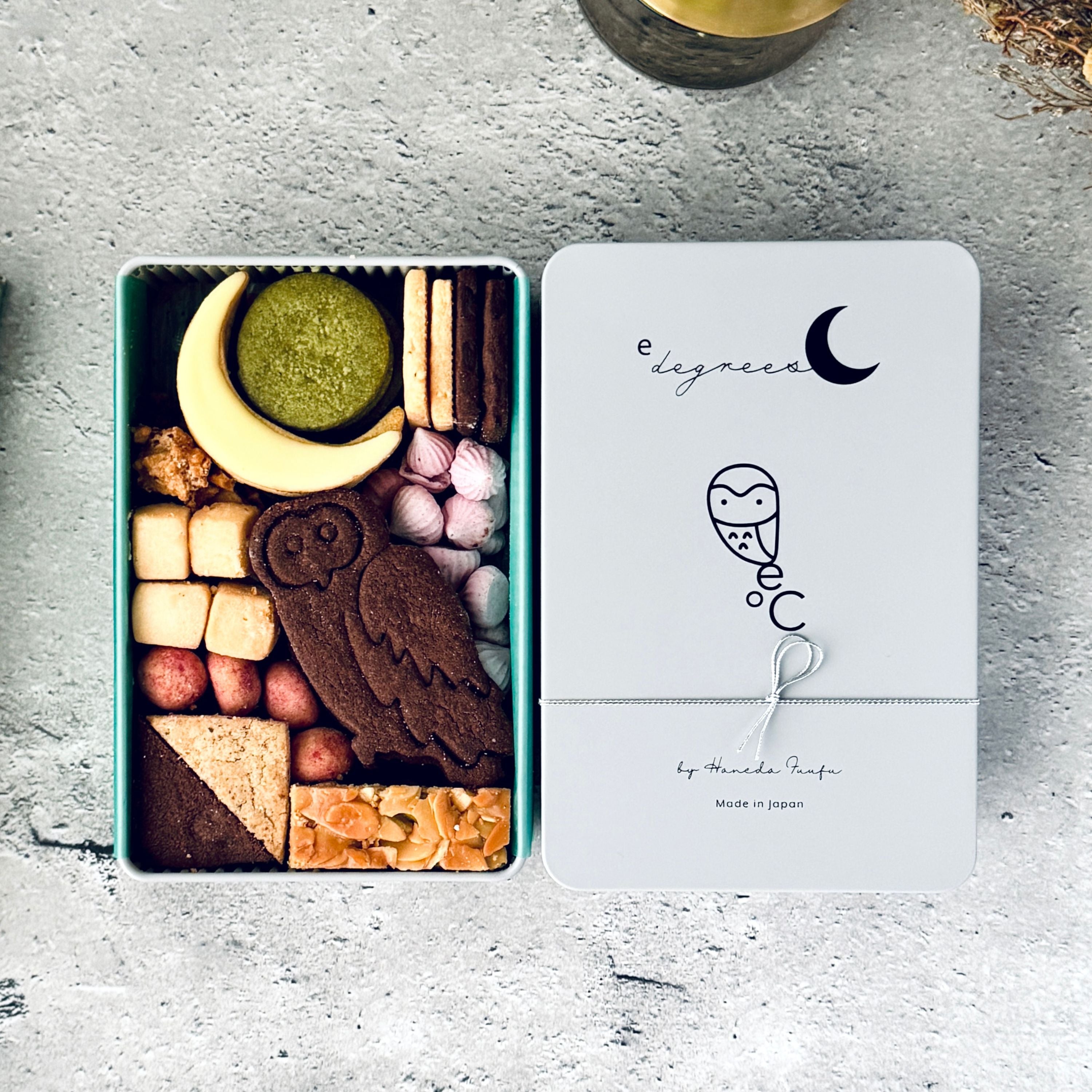 福を呼ぶフクロウとお月さまのクッキー缶